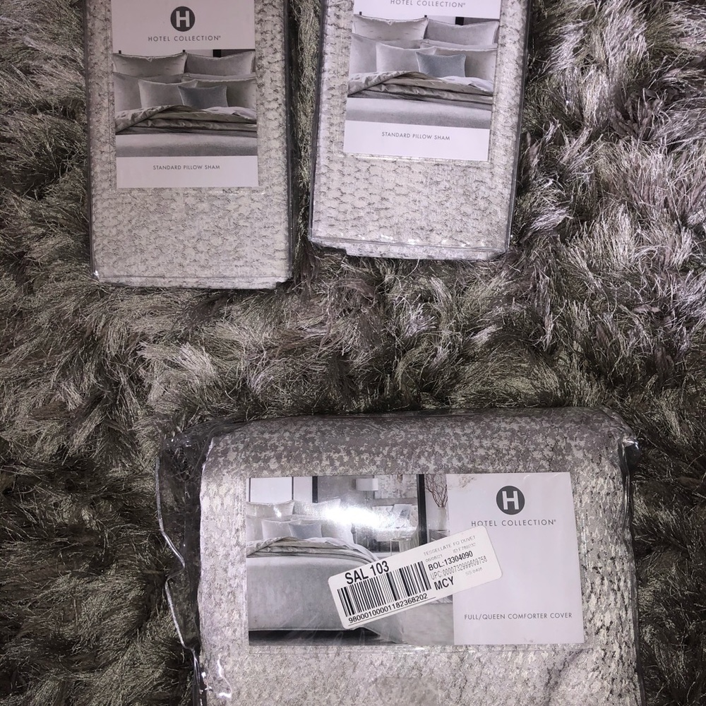 Hotel collection bedding
